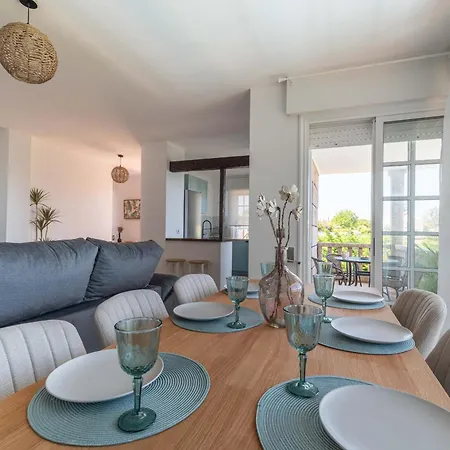 Cies Con Piscina 别墅