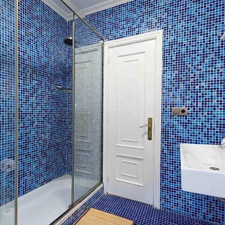 Cies Con Piscina 别墅