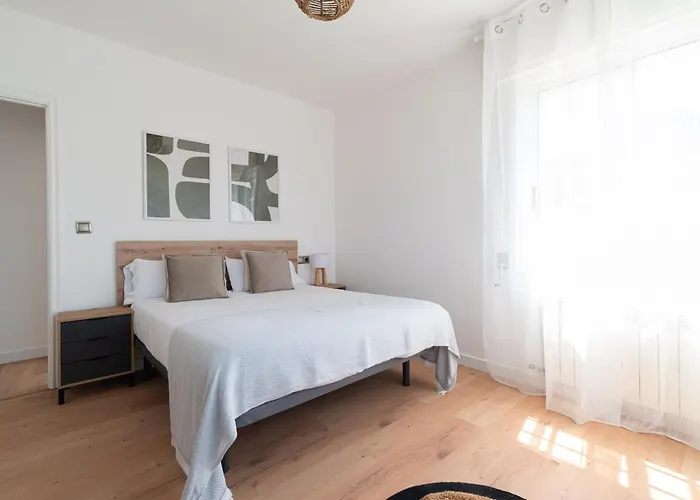 Cies Con Piscina Villa *