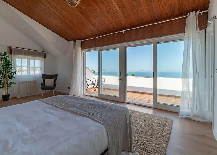 Cies Con Piscina Villa *